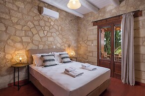 Spilia Village Hotel & Villas