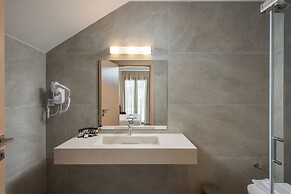 Spilia Village Hotel & Villas