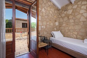 Spilia Village Hotel & Villas
