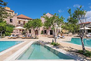 Spilia Village Hotel & Villas