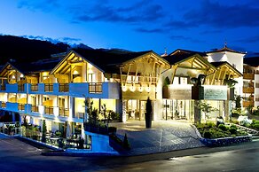 ABINEA Dolomiti Romantic Spa Hotel
