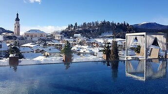 ABINEA Dolomiti Romantic Spa Hotel