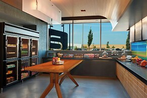 Aloft by Marriott Vaughan Mills