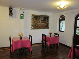 Las Palmeras Inn