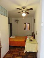 Las Palmeras Inn