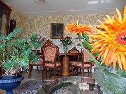 Weena House