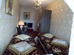 Weena House