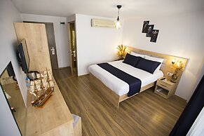 Golden Street Hotel
