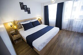 Golden Street Hotel