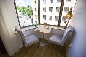 Golden Street Hotel