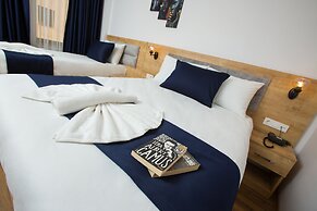Golden Street Hotel