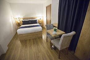 Golden Street Hotel