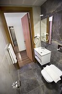 Golden Street Hotel