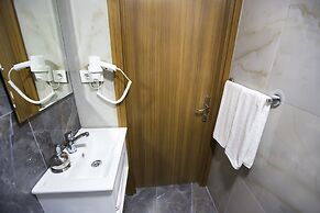 Golden Street Hotel
