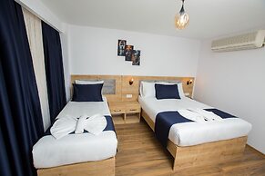 Golden Street Hotel