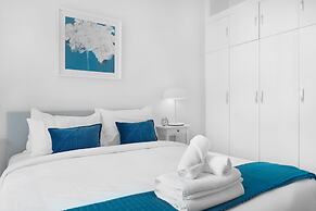 Maison Privee - Beautiful Chic Apt w/Full Marina View Nxt 2 Beach
