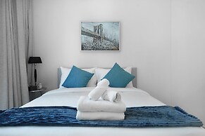 Maison Privee - Beautiful Chic Apt w/Full Marina View Nxt 2 Beach