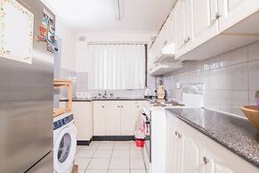 Simple Comfort! 2bed1bath Unit in Meadowbank