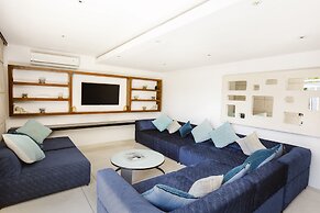 Villa Aqua