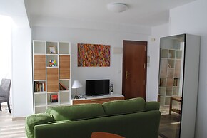 Charming Apartment Close to the Beach