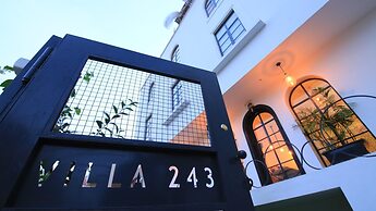 Villa 243