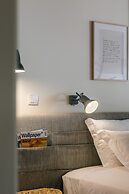 Three House Hotel