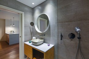 Three House Hotel