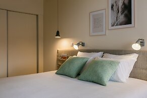 Three House Hotel