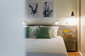 Three House Hotel