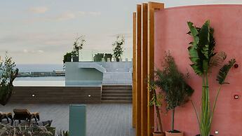 Three House Hotel