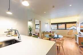 Three House Hotel