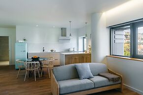 Three House Hotel