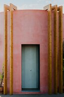 Three House Hotel