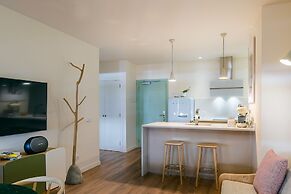Three House Hotel