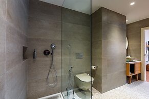 Three House Hotel