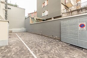 Alessia's Building- Affori FN