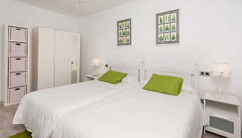 Mafloras Luxury Beach Apartment