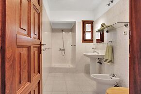 Villa With sea View and Pool