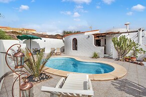 Villa With sea View and Pool