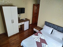 Lorin Otel