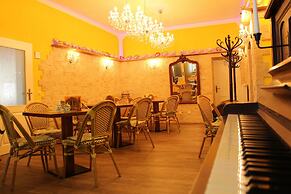 Heinrich's Pension mit Café-Witschaft