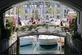 Harbour 11 Apartment