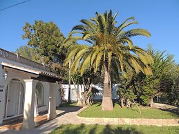 Charming Villa With Private Pool and air Conditioning, Near the Beach