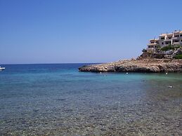 Charming Villa With Private Pool and air Conditioning, Near the Beach