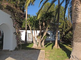 Charming Villa With Private Pool and air Conditioning, Near the Beach