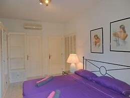 Charming Villa With Private Pool and air Conditioning, Near the Beach