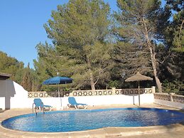 Charming Villa With Private Pool and air Conditioning, Near the Beach