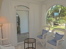 Charming Villa With Private Pool and air Conditioning, Near the Beach