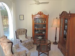 Charming Villa With Private Pool and air Conditioning, Near the Beach