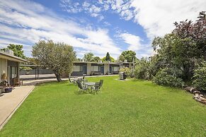 Hamilton Lakeside Motel